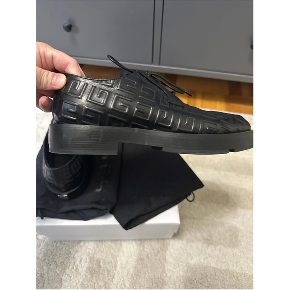 GIVENCHY 4G MOTIF Leather Lace Ups size 42/9 - Picture 7 of 10